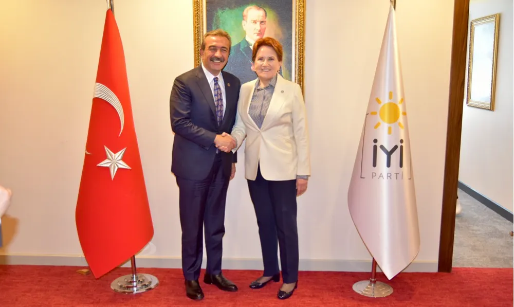 AKŞENER AKAY VE ÇETİN’E İYİ PARTİ ROZETİ TAKACAK