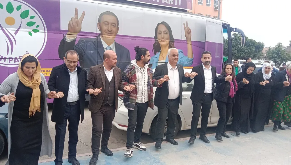 DEM’DEN ADANA’DA “GÖVDE” GÖSTERİSİ 