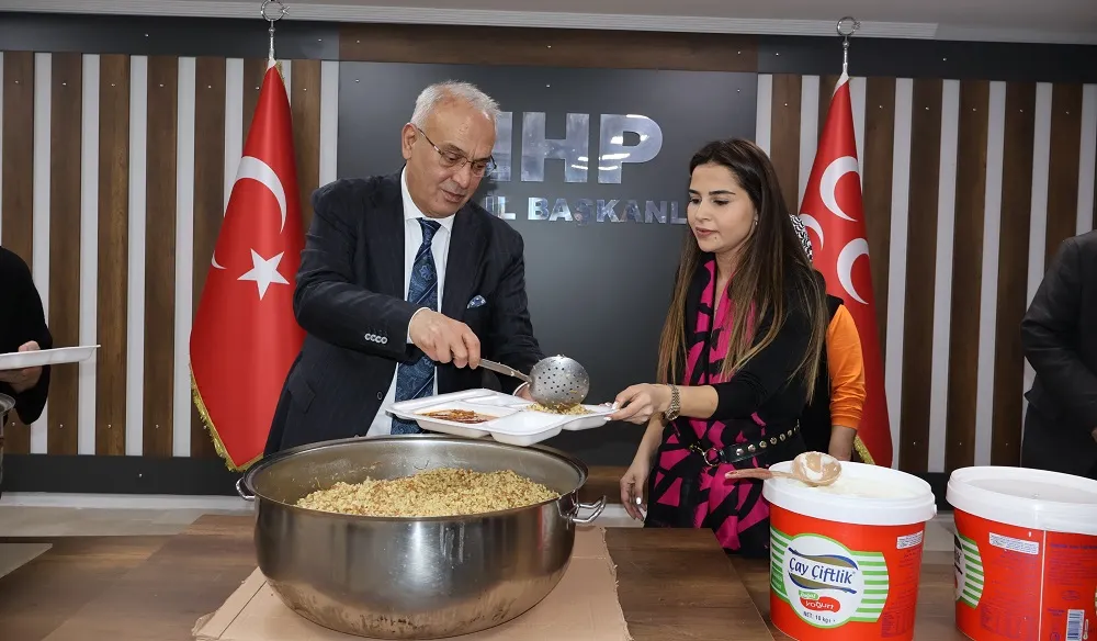 ADANA MHP’DE “GELENEKSEL KURU FASULYE VE PİLAV GÜNÜ”