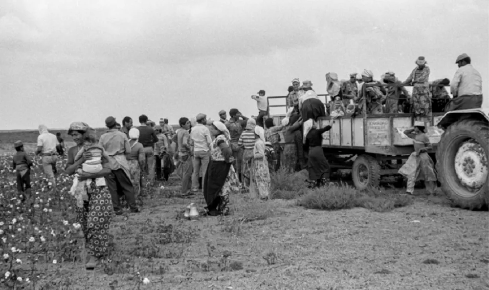 ALİ ÖZ 5 BİN FOTOĞRAFLIK ARŞİVİNİ AÇTI