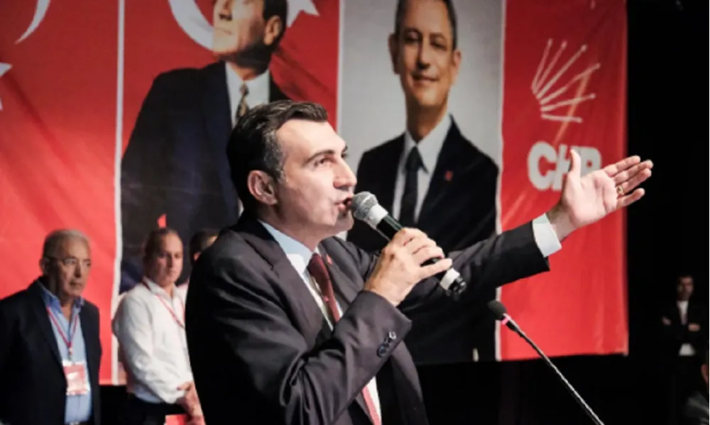 TANBUROĞLU YENİDEN CHP ADANA İL BAŞKANI SEÇİLDİ