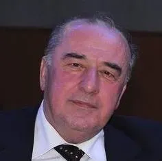 İfral TURGUT Yazdı / İKİ ANT BİR MARŞ