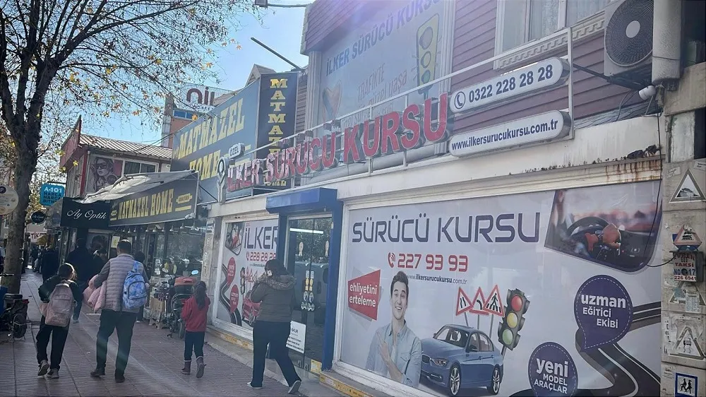 ADANA’DA “TABELA KİRLİLİĞİ”