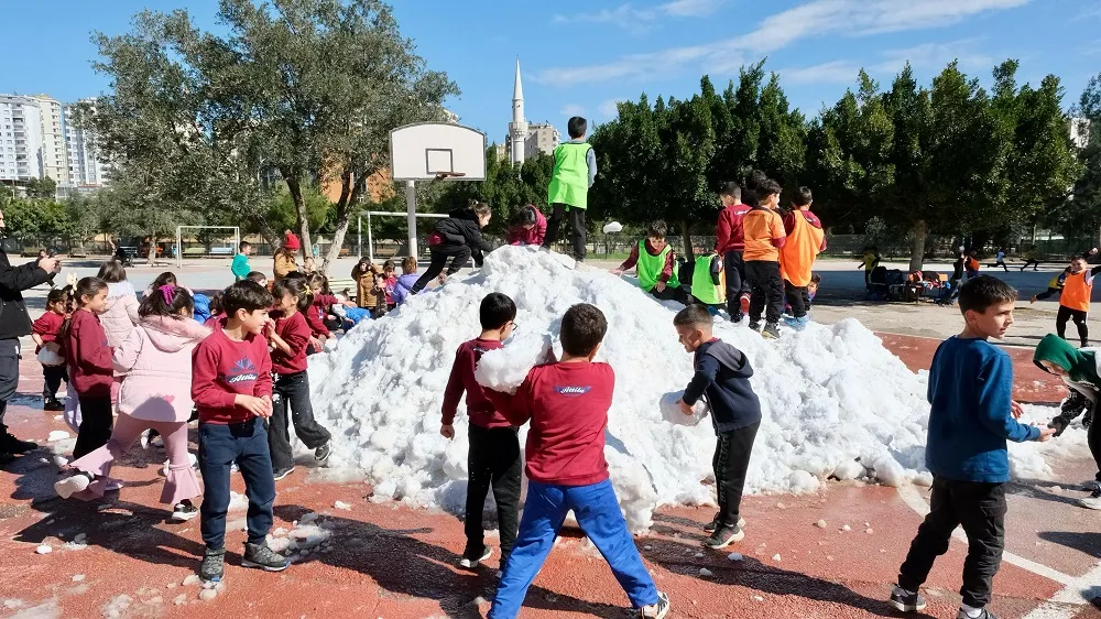 TOROSLARDAN GETİRİLEN KARDA OYNADILAR