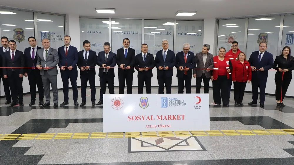ADANA’DA KIZILAY DESTEKLİ SOSYAL MARKET 