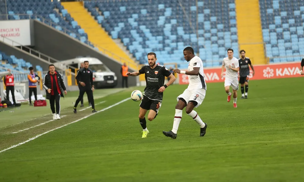 ADANASPOR KARAGÜMRÜK’E 2-1 YENİLDİ