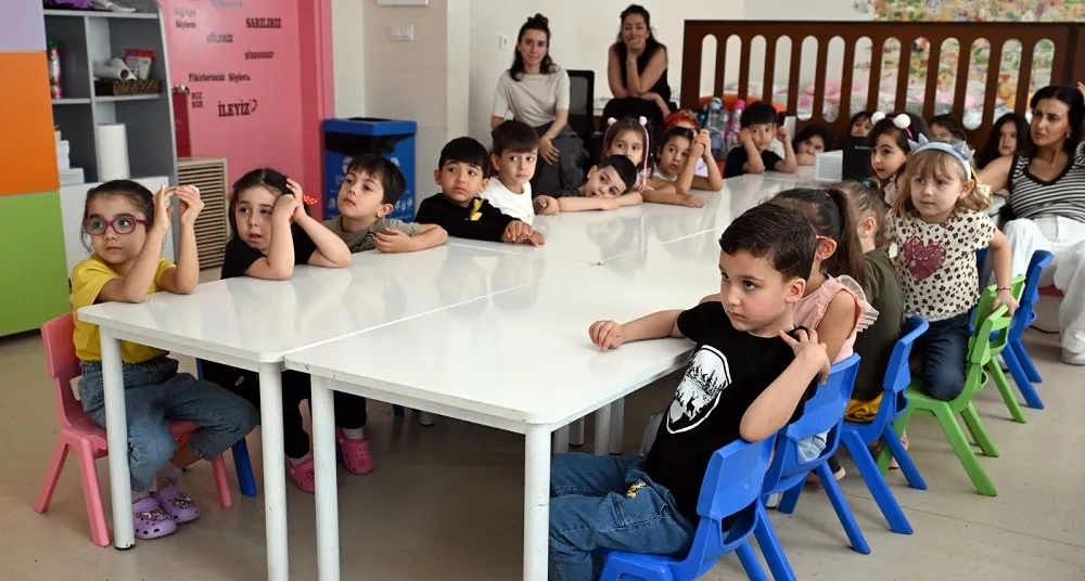 ÇUKUROVA SEMT KREŞLERİNDE SAĞLIKLI BESLENME EĞİTİMİ