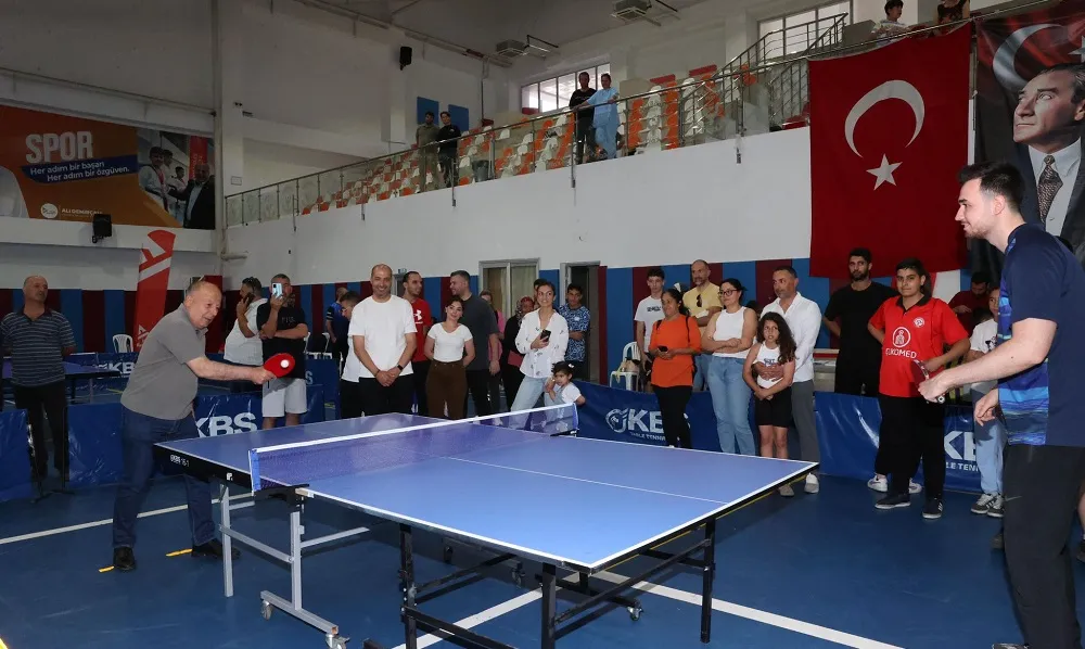 YÜREĞİR’DE “19 MAYIS MASA TENİSİ TURNUVASI” 
