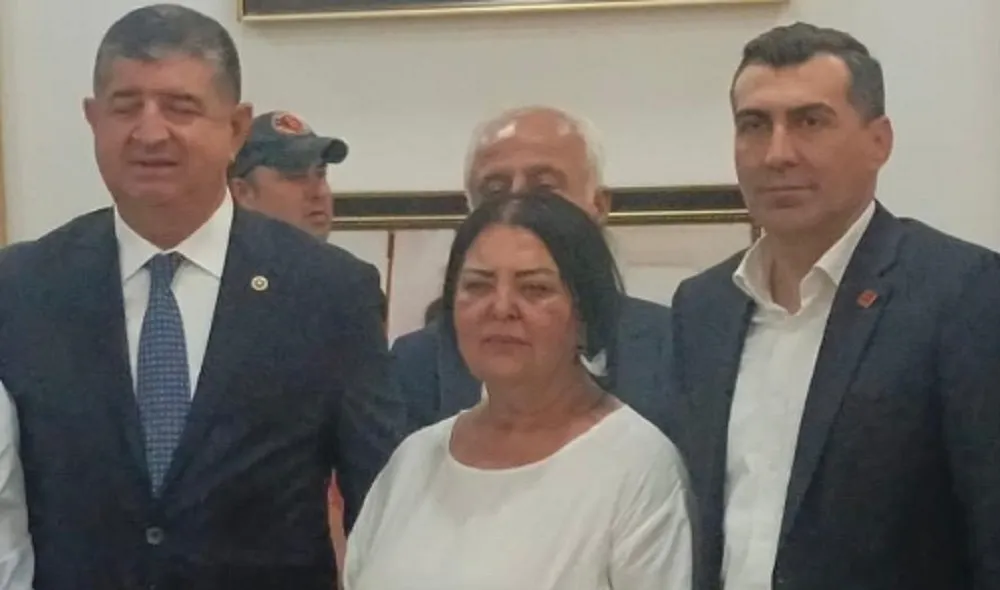 CHP SEYHAN ADAYINI AÇIKLADI:  HASİBE AKKAN