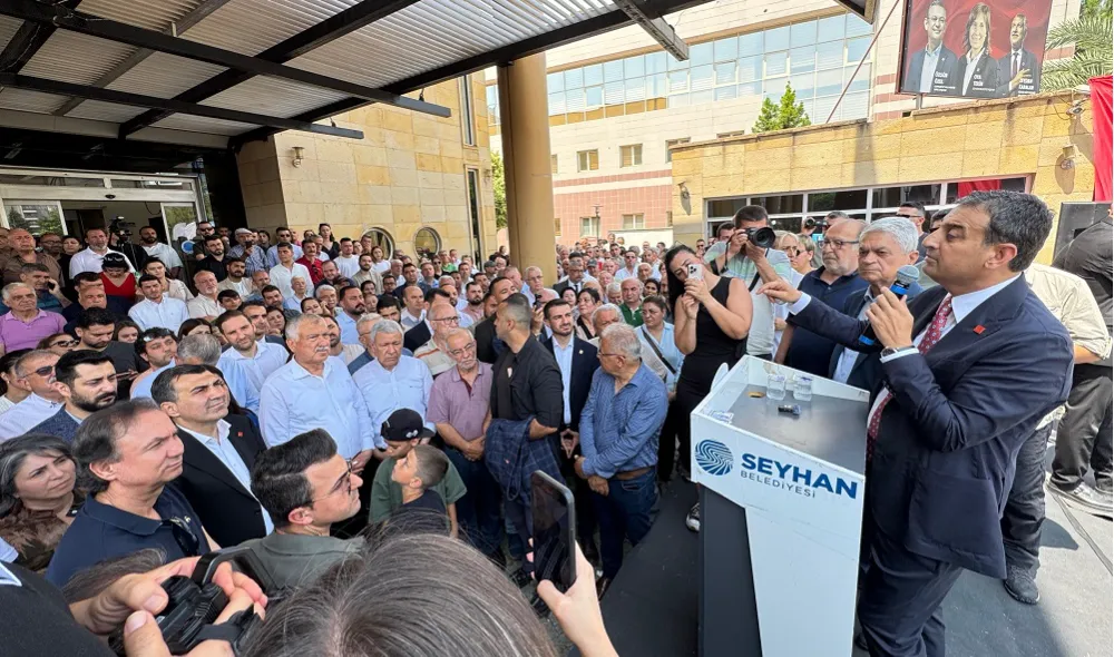 CHP’DEN SEYHAN VE CEYHAN’DA BAYRAMLAŞMA