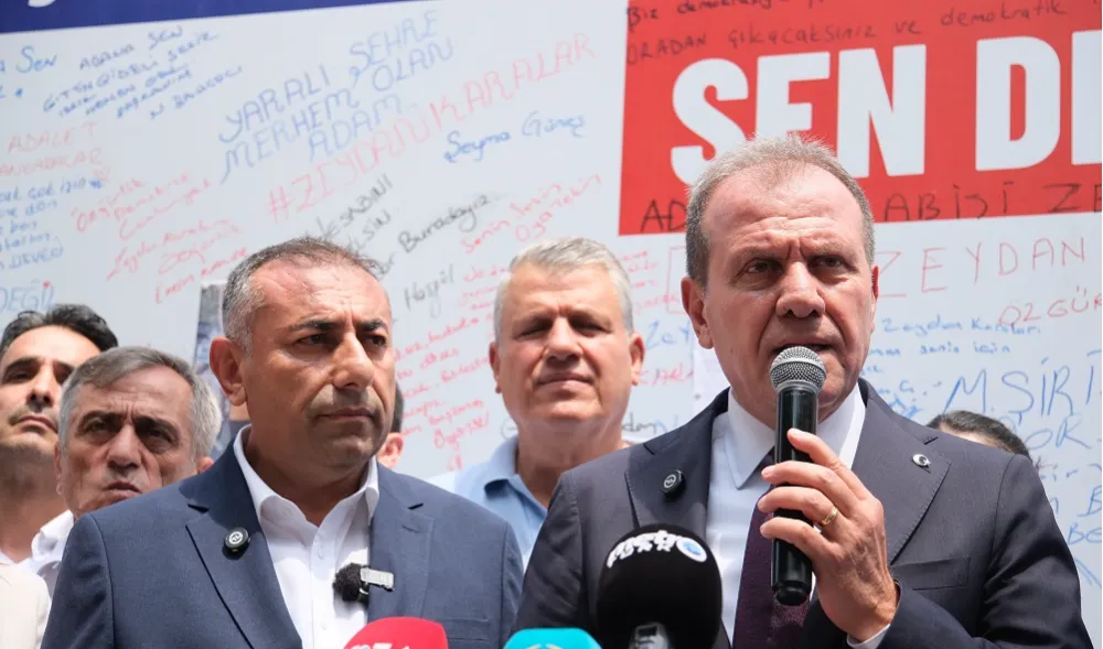 VAHAP SEÇER’DEN ADANA’DA ADALET NÖBETİNE DESTEK