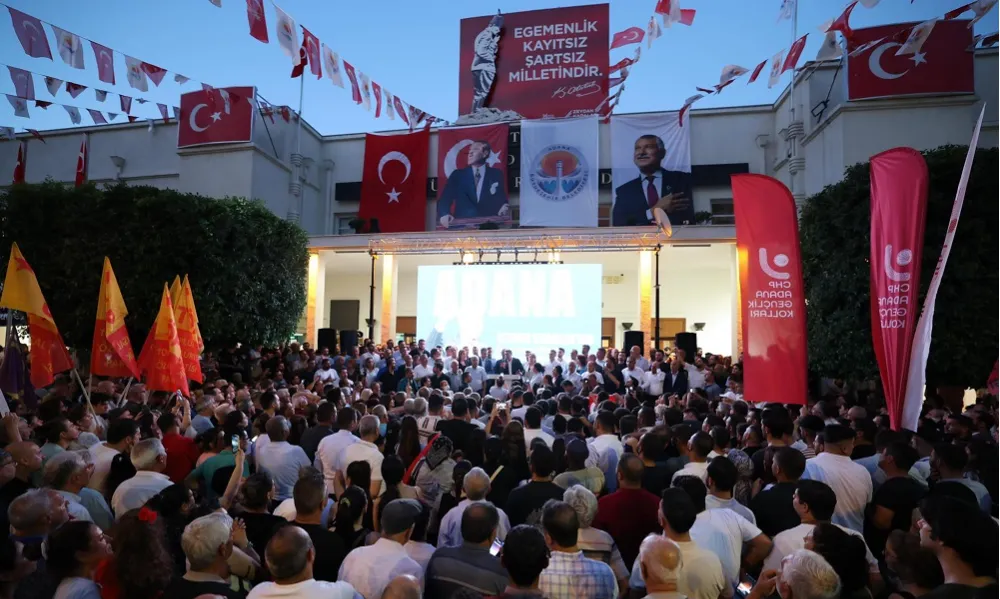 CHP’DEN KARALAR’IN GÖZALTINA ALINMASINA ADANA’DA PROTESTO
