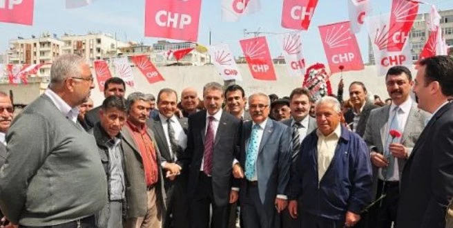 Aldırmaz AKP’ye yanaşmaya, Durak CHP’yi desteklemeye mahkum