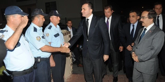  Bakan, Adana’da  Polis Merkezinde