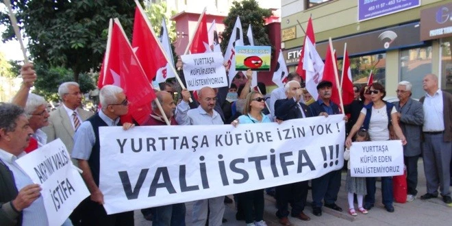 İşçi Partililerin Vali Çoş’u Protestosuna Polis Engeli