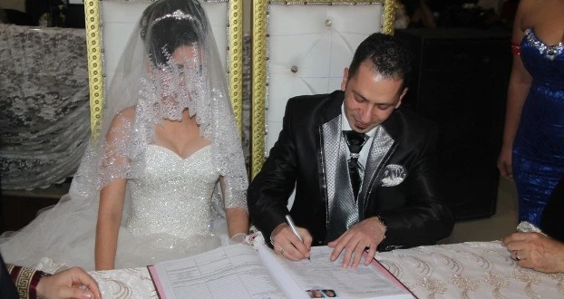 Kıbrıs’a Balayına Gittiler