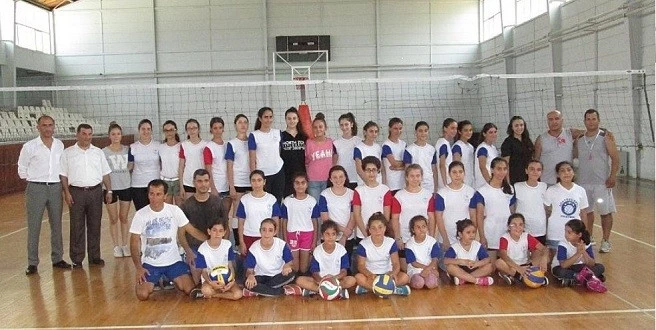 Karataş’ta Voleybol Okulu