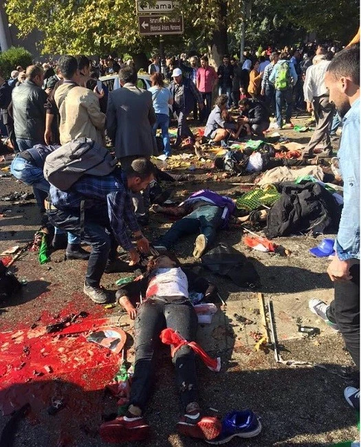 Ankara’da Barış Mitingi Öncesinde Patlama