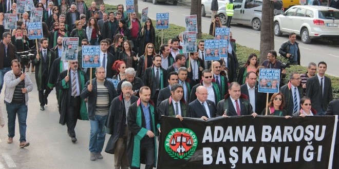 avukatlar_cubbeleriyle_yurudu (2)