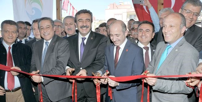 “Cami de, Kilise de Cemevi de Yaparız”