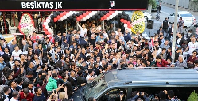 ADANA KARTAL YUVASI AÇILIŞINDA IZDIHAM