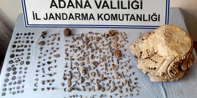 2 TARİHİ ESER KAÇAKÇISI GÖZALTINDA