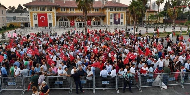 CHP’NİN MEŞALELİ YÜRÜYÜŞÜNDE OLAĞANÜSTÜ ÖNLEM