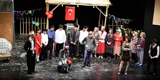 34.LİSELERARASI TİYATRO ŞENLİĞİ PERDELERİNİ AÇTI