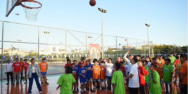 SEYHAN’DA CUMHURİYET BAYRAMI’NDA STREETBALL TURNUVASI