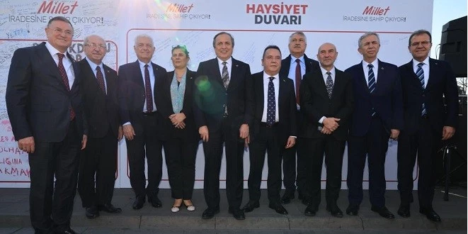 ‘HAYSİYET DUVARI’NDA BİR ARAYA GELDİLER