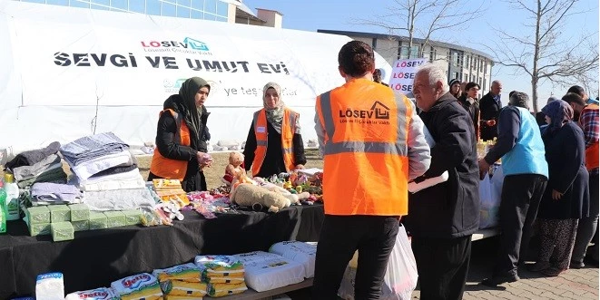 DEPREM AYRI MOLOZ AYRI ÖLDÜRÜYOR