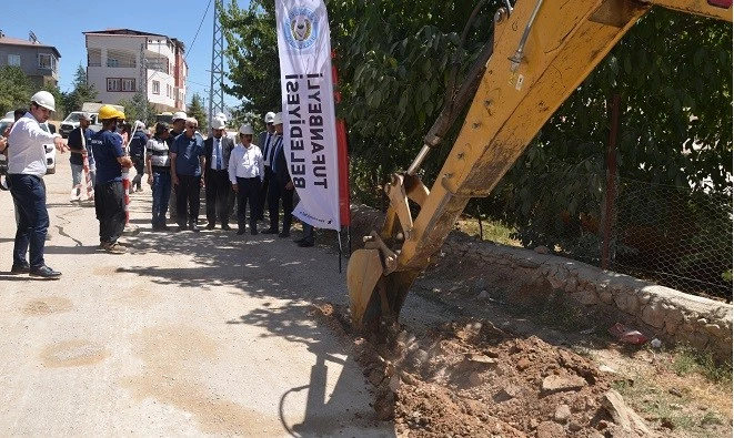 <strong>TUFANBEYLİ BU KIŞ DOĞAL GAZA KAVUŞUYOR</strong>