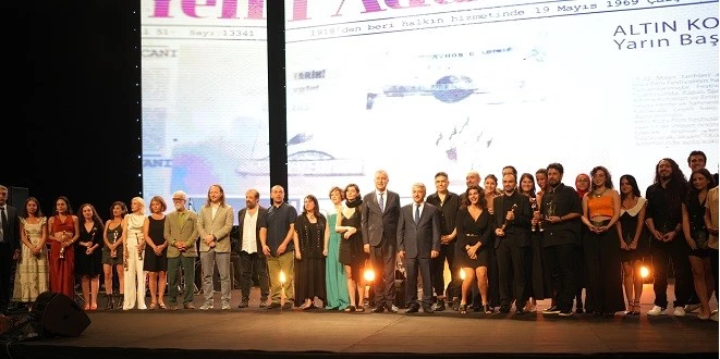 <strong>ALTIN KOZA’DA EN İYİ FİLM “SANKİ HER ŞEY BİRAZ FELAKET”</strong>