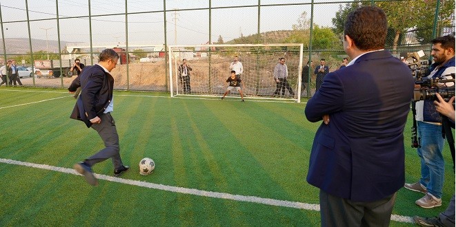 CHP GENEL BAŞKANI ÖZEL SAHALARA İNDİ