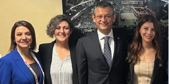 CHP’DE DEĞİŞİM KAZANDI,   ÖZGÜR ÖZEL 8.GENEL BAŞKAN SEÇİLDİ