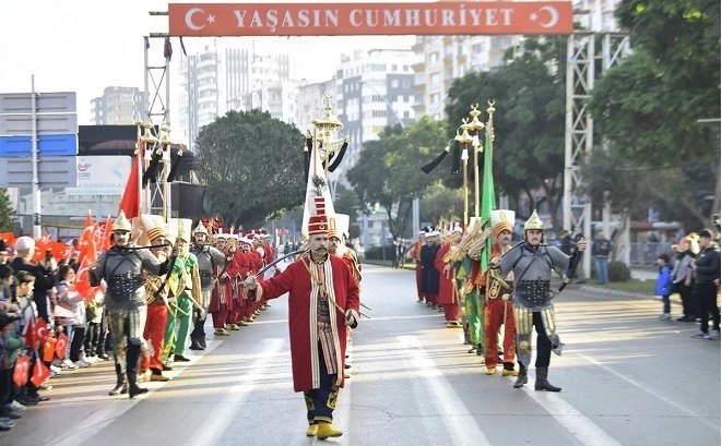 KURTULUŞUNUN 102.YILI BÜYÜK COŞKUYLA KUTLANDI